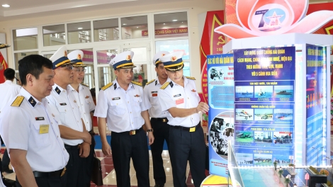 Lữ đoàn Tàu ngầm 189 Hải quân nhiều hoạt động chào mừng Đại hội Đảng bộ