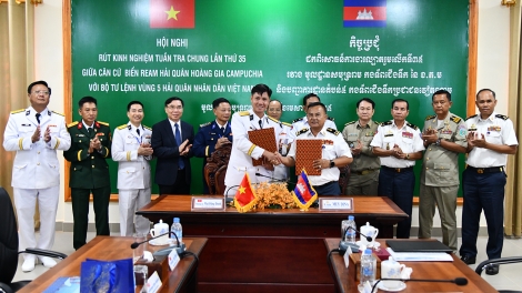Hải quân Việt Nam – Campuchia rút kinh nghiệm tuần tra trên vùng nước lịch sử