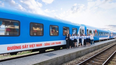 Ngành Đường sắt ra mắt Đoàn tàu chất lượng cao SÔNG LAM