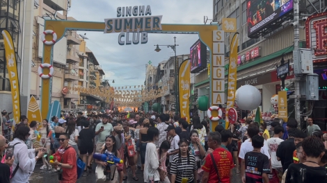 Lễ hội Songkran 2025 tại Bangkok: Cuộc vui bất tận dưới làn nước mát