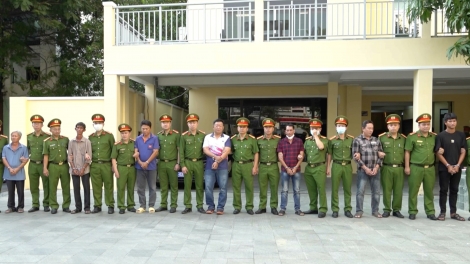 Khởi tố 53 đối tượng trong đường dây buôn lậu xăng dầu
