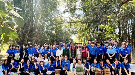 Thanh niên Jarai học theo lời Bác, đưa buôn làng phát triển