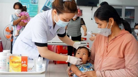 Bộ Y tế hướng dẫn tổ chức chiến dịch bổ sung vitamin A kết hợp tẩy giun cho trẻ (19/05/2025)