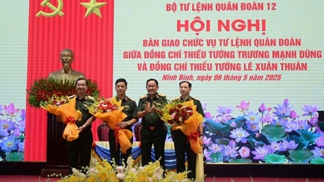 Bàn giao chức vụ Tư lệnh Quân đoàn 12