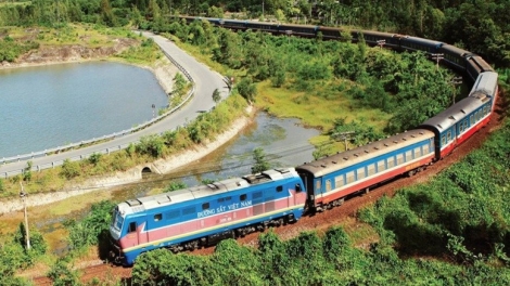 Thời sự 18h 01/5/2025: Thủ tướng chỉ đạo đẩy nhanh tiến độ dự án đường sắt Lào Cai-Hà Nội-Hải Phòng