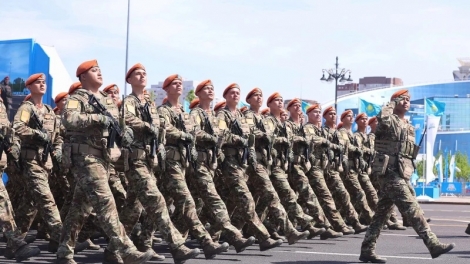 Kazakhstan duyệt binh tái hiện ký ức hào hùng về chiến thắng phát-xít