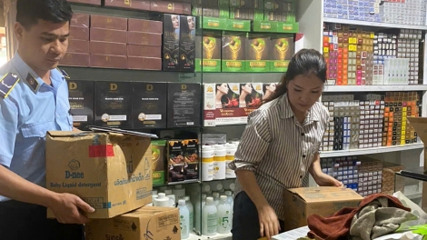 Phát hiện hơn 2 tấn mì chính giả tại thành phố Lai Châu