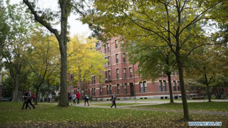 Sinh viên Harvard phản đối  lệnh cấm tuyển sinh viên quốc tế của Tổng thống Trump