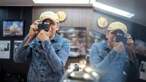Máy ảnh chụp phim trở lại thịnh hành trong giới trẻ Nhật Bản