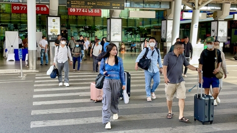 Ngày cuối kỳ nghỉ lễ, khách qua sân bay Tân Sơn Nhất thấp hơn dự báo
