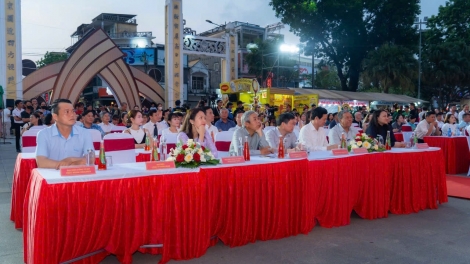 “Huế - Kinh đô ẩm thực” - tôn vinh di sản thực phẩm Huế