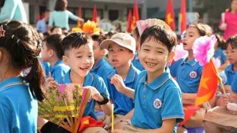 Miễn, hỗ trợ học phí: Chính sách nhân văn nhưng cần khả thi và công bằng.