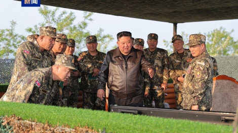 Ông Kim Jong-un thị sát lực lượng pháo binh, Triều Tiên thay nhiều quan chức quân sự