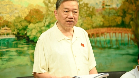 Tổng Bí thư Tô Lâm: Xây dựng pháp luật, chuyển từ quản lý sang phục vụ