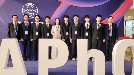 Cả 8 học sinh Việt Nam đoạt Huy chương Olympic Vật lý châu Á năm 2025