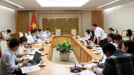 Phó Thủ tướng Lê Thành Long: Cần phân cấp mạnh hơn trong lĩnh vực y tế