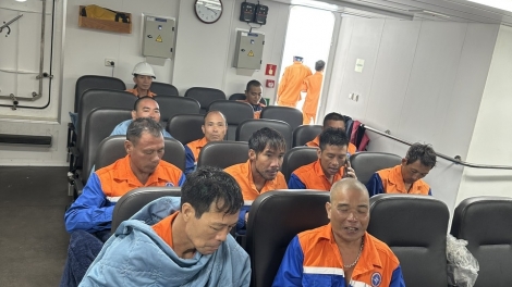 Cứu nạn thành công 10 thuyền viên trên tàu hàng Công Thành 7