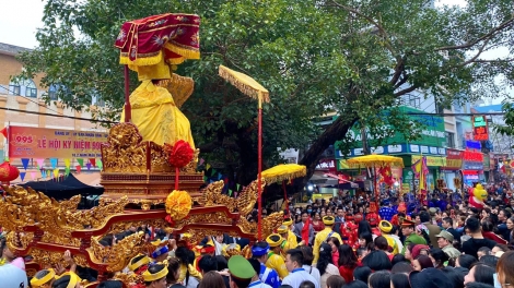Tuỳ bút: Bánh rán tiến Vua