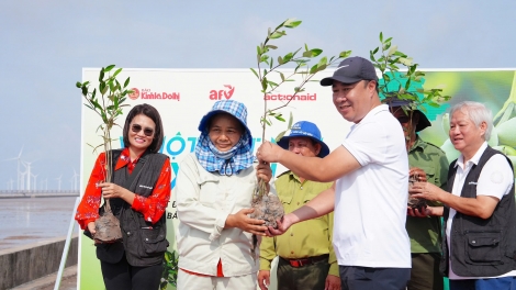 “Vì một Việt Nam xanh”: Trồng cây, phát triển rừng ngập mặn tại Sóc Trăng
