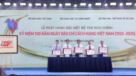 Phát hành đặc biệt bộ tem bưu chính “Kỷ niệm 100 năm Ngày Báo chí cách mạng Việt Nam”