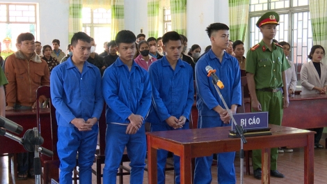 Báo động hiểm họa ma túy về làng ở Kon Tum