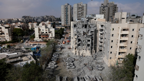 Lệnh ngừng bắn vừa có hiệu lực, Iran lại phóng tên lửa vào Israel