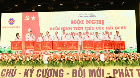 6 tháng đầu năm: Hải quan thông quan hàng hóa xuất nhập khẩu với kim ngạch đạt gần 391 tỷ đồng