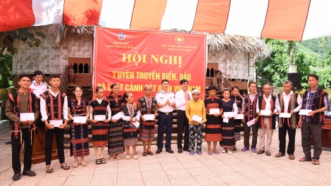 "Vượt sóng vươn khơi" cùng Vùng Cảnh sát biển 2