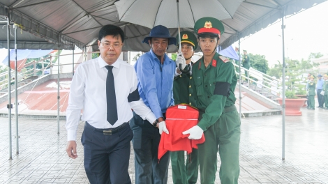 Kiên Giang: truy điệu, an táng 32 hài cốt liệt sỹ
