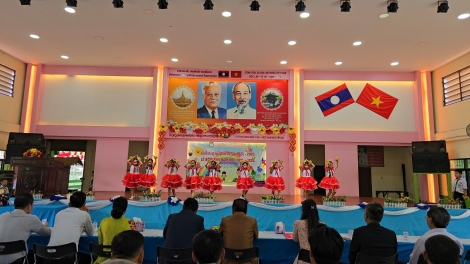 Trường song ngữ Lào-Việt Nam Nguyễn Du bế giảng năm học 2024-2025