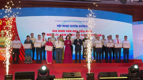 Vinh danh 80 gia đình văn hóa tiêu biểu thành phố Hà Nội nhân Ngày Gia đình Việt Nam 2025