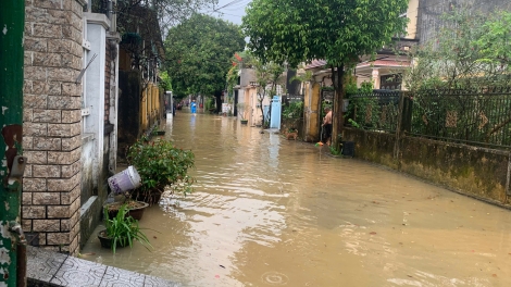 Huế: Mưa lớn gây ngập cục bộ nhiều tuyến đường