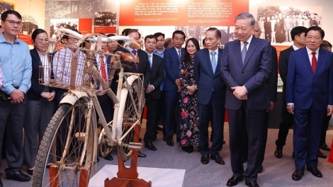 Tổng Bí thư Tô Lâm dự Triển lãm “Tổng Bí thư Nguyễn Văn Linh - Cuộc đời và sự nghiệp”