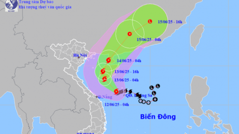 Hôm nay, bão số 1 tăng cấp, miền Trung tiếp tục mưa lớn