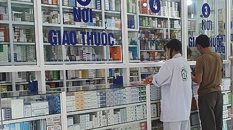 Bộ Y tế yêu cầu cung ứng đầy đủ, kịp thời thuốc, thiết bị y tế cho người bệnh BHYT