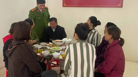 Lá thư xúc động cảm ơn cán bộ quản giáo của phạm nhân được đặc xá