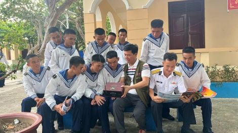 Khúc hát Trường Sa – Cảm xúc từ trái tim của nhà báo Ngô Minh Hiển