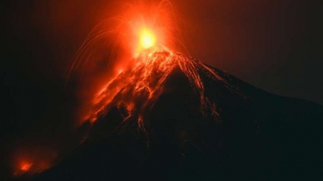 Núi lửa Fuego phun trào dữ dội, hàng trăm người sơ tán khẩn cấp tại Guatemala