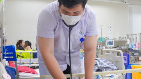 Thiếu niên 15 tuổi phải nhập viện cấp cứu vì tái sử dụng thuốc lá điện tử (Ngày 7/6/2025)