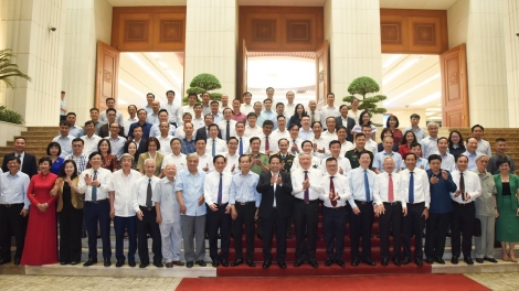 Thời sự 21h30 19/6/2025: Phát huy truyền thống 100 năm với "tâm sáng, lòng trong, bút sắc"