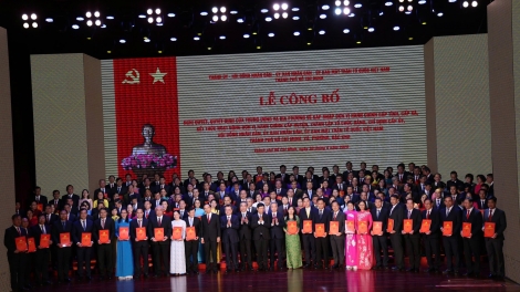 Lãnh đạo Đảng, Nhà nước dự Lễ công bố các NQ sáp nhập đơn vị hành chính