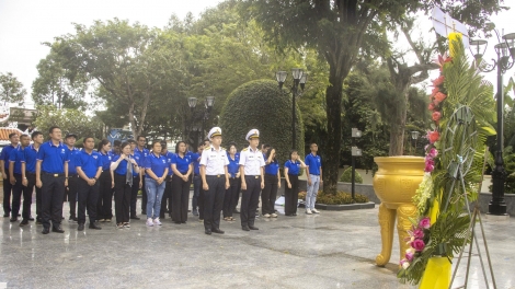 Tuổi trẻ Binh đoàn 20 với hành trình tri ân ý nghĩa tại Long Đất