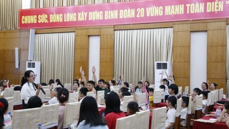 Binh đoàn 20 trang bị kỹ năng phòng tránh xâm hại từ mạng xã hội cho con em cán bộ, người lao động