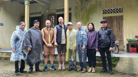 Hành trình kỳ diệu tìm về mộ ông ngoại tại Khe Sanh của một người cháu đến từ nước Pháp