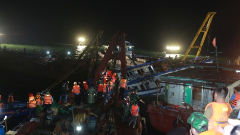Bản tin 9h 20/7/2025: Lực lượng Hải quân khẩn trương tìm kiếm 5 người còn mất tích
