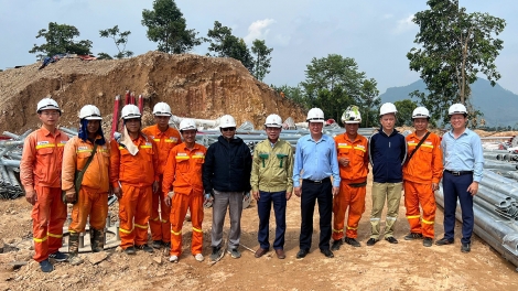 Gần 600 kỹ sư, công nhân EVNNPT “tiếp sức” cho Dự án đường dây 500kV Lào Cai - Vĩnh Yên