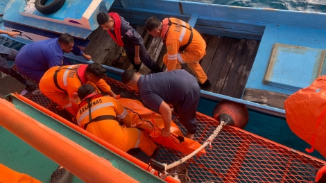 Cháy tàu chở 280 hành khách tại Indonesia, nhiều người rơi xuống biển mất tích
