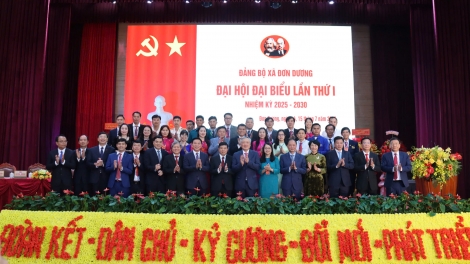 Phó Thủ tướng Nguyễn Hoà Bình dự Đại hội Đảng bộ xã điểm tại Lâm Đồng