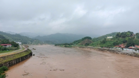 Lào Cai xuất hiện lũ lớn trên sông Hồng