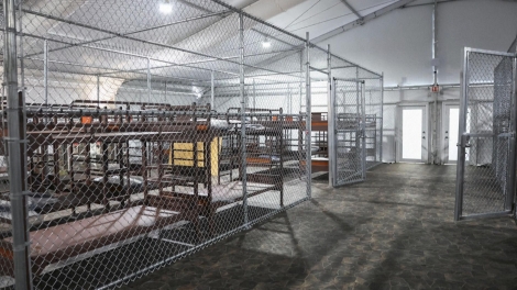 Tổng thống Trump khai trương trại giam di dân “Alcatraz Cá Sấu”